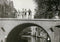 Jonge toeschouwer op de Gaardbrug ca. 1960 - Catch Utrecht