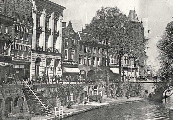 Oudegracht ca. 1935 - Catch Utrecht