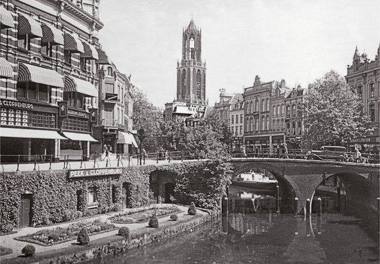 Oudegracht met tuin op de werf ca. 1935 - Catch Utrecht