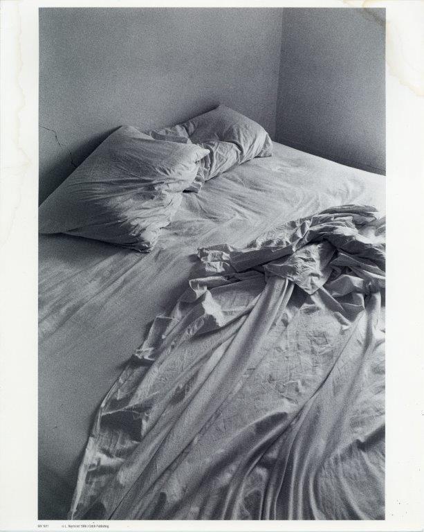 Unmade bed (mini poster) - Catch Utrecht